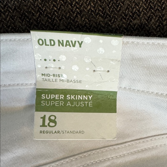 NWT Old Navy Women's White Super Skinny Jeans Mid Rise sz 18 Regular Stretch - Picture 11 of 11